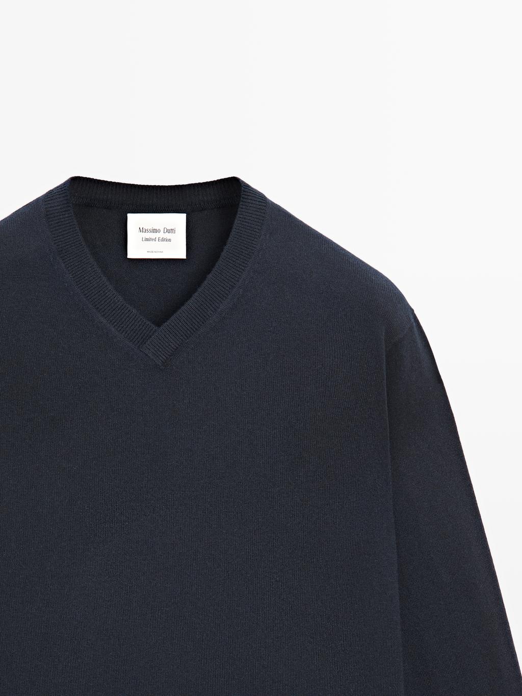 Wool and cashmere knit V-neck sweater - LIMITED
