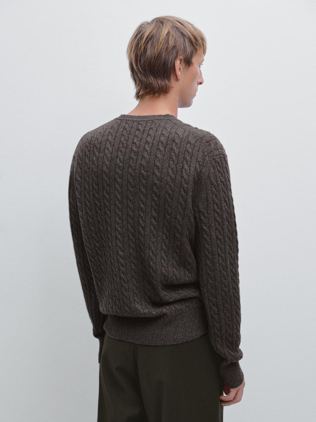 Cable-knit sweater with crew neck