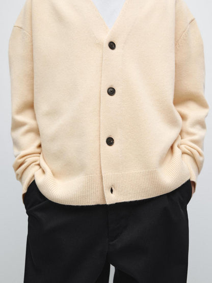 100% wool V-neck knit cardigan