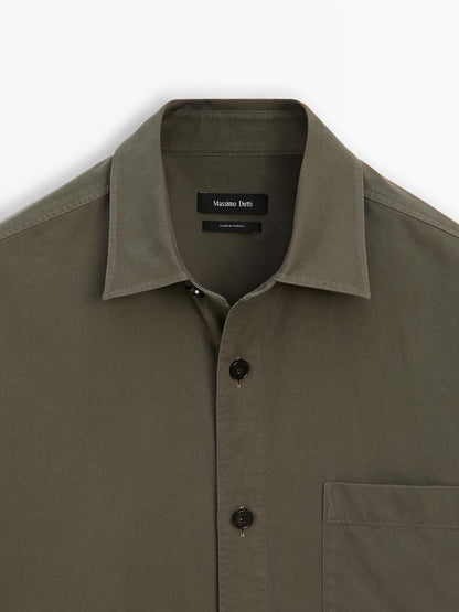 100% cotton shirt with pocket detail