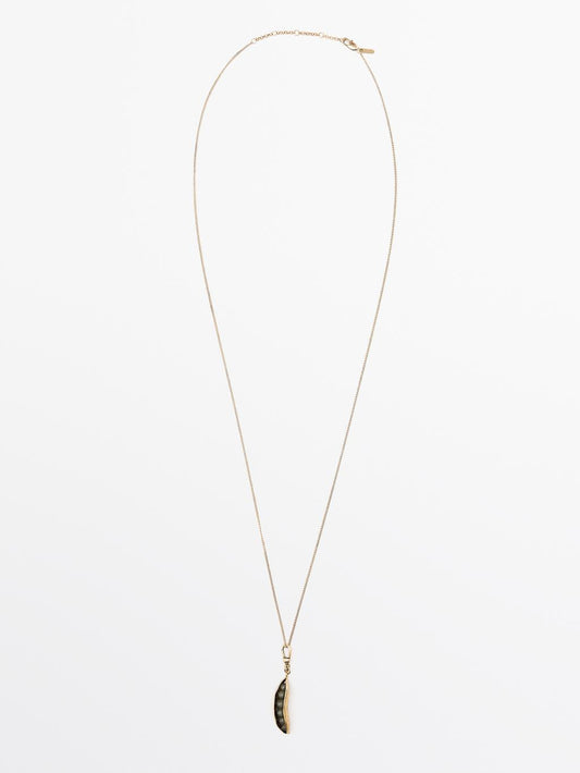Chain necklace with pod pendant