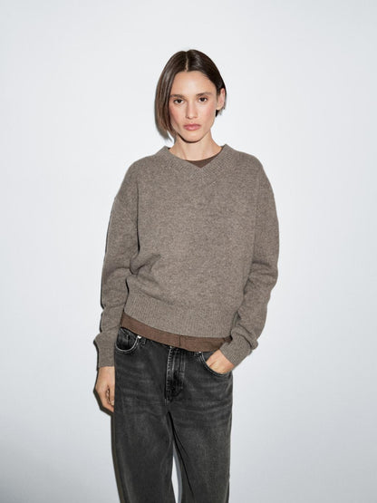 100% wool V-neck knit sweater
