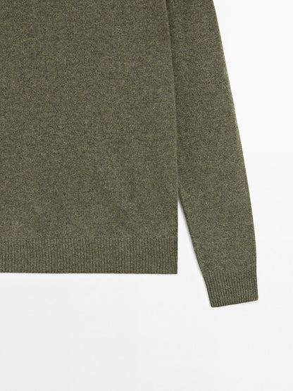 100% cashmere crew neck sweater