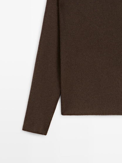 Boat neck knit sweater