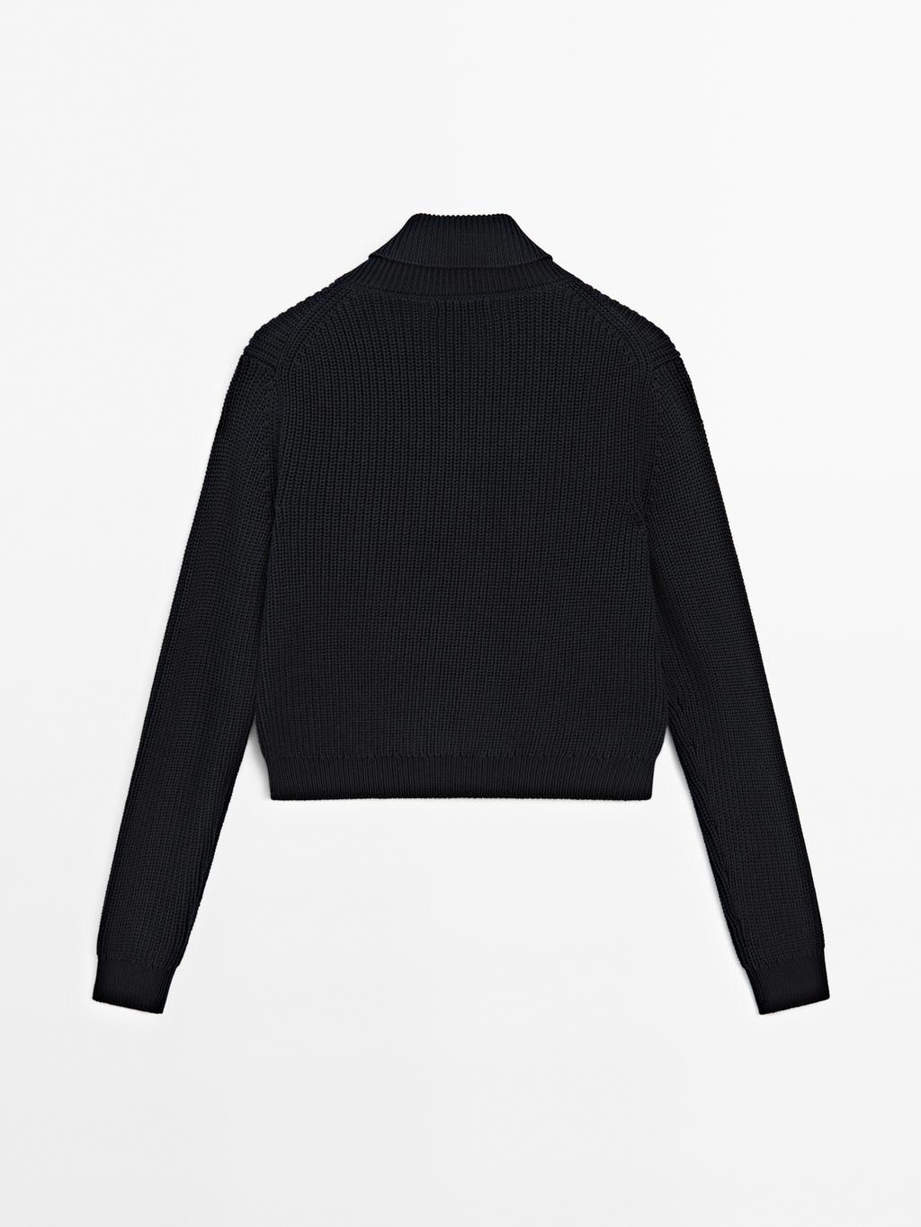 Zip-up knit cardigan