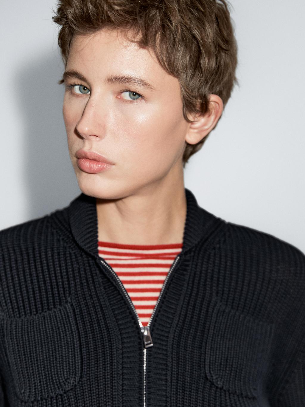 Zip-up knit cardigan