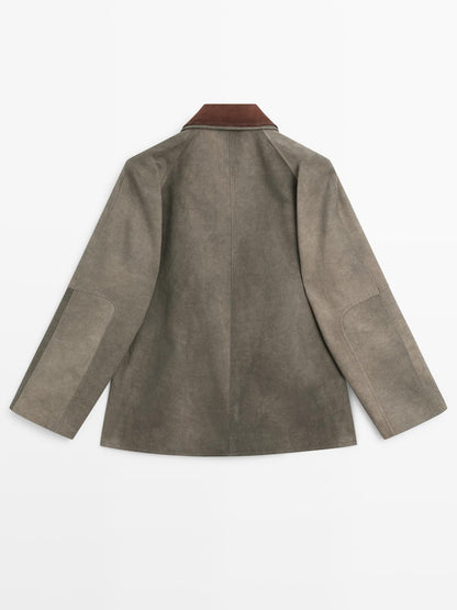 Water-repellent jacket with layered collar