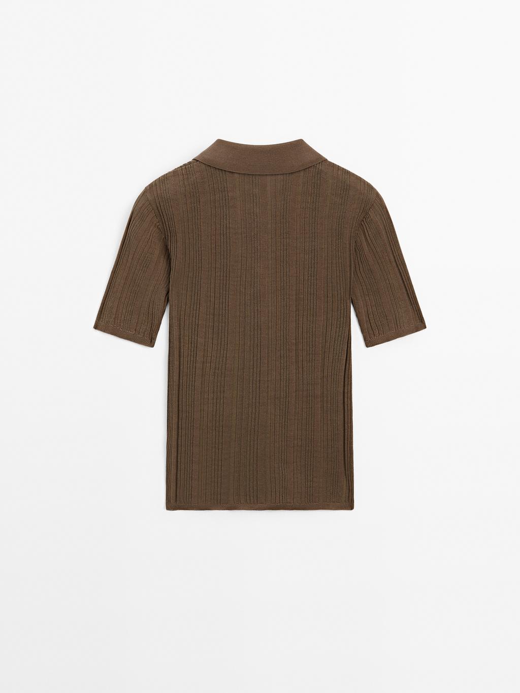 100% cotton polo shirt with ribbed detail