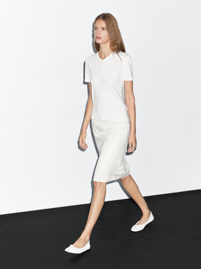 100% cotton V-neck T-shirt